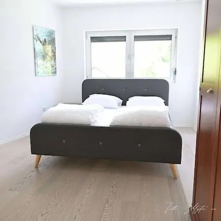 Boomerang * Srbljani